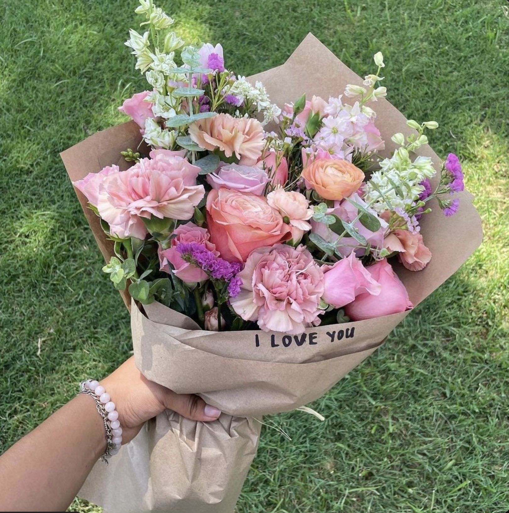 Bouquet arrangement